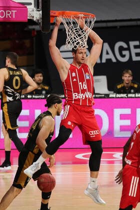 Paul Zipser Muenchen GER, FC Bayern Basketball vs Loewen Braunschweig, basketball, easyCredit BBL, season 2020 2021, 11 04 2021, GER, FC Bayern Basketball vs Loewen Braunschweig, basketball, easyCredit BBL, season 2020 2021, 11 04 2021, Muenchen Copyright: xEIBNER MarcelxEngelbrechtx EP_EER
