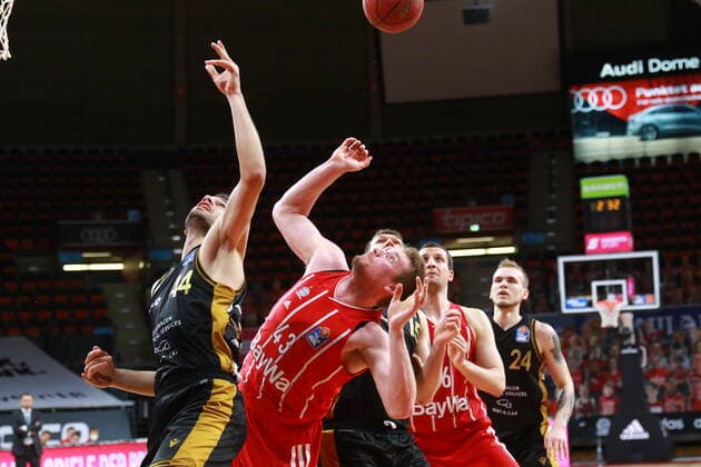 43 Leon Radosevic FCBB red, vs 44 Benedikt TurudiÄ‡ Braunschweig basketball, 1 Bundesliga, BBL, FC Bayern Munich, Basketball Loewen Braunschweig at Audi Dome, 11 04 2021 PHOTO Mladen Lackovic LakoPress.