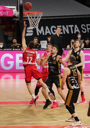 Diego Flaccadori Muenchen scores GER, FC Bayern Basketball vs Loewen Braunschweig, basketball, easyCredit BBL, season 2020 2021, 11 04 2021, GER, FC Bayern Basketball vs Loewen Braunschweig, basketball, easyCredit BBL, season 2020 2021, 11 04 2021, Muenchen Copyright: xEIBNER MarcelxEngelbrechtx EP_EER