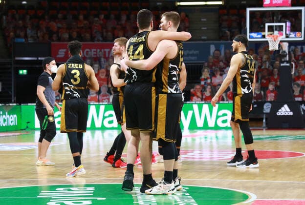44 Benedikt TurudiÄ‡, 15 Martin Peterka Braunschweig cheer, cheering at the end of the game Basketball, 1 Bundesliga, BBL, FC Bayern Munich, Basketball Loewen Braunschweig at Audi Dome, 11 04 2021 PHOTO Mladen Lackovic LakoPress.