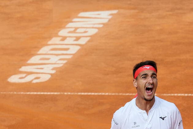 2021 Sardegna Open Tennis - 20210411 CAGLIARI, ITALY, APR 11: Lorenzo Sonego of Italy celebrates after defeating Laslo Djere of Serbia in the final tennis match at the ATP, Tennis Herren Tour 250 Sardegna Open in Cagliari, Italy on April 11, 2021. Cagliari Tennis Club Cagliari Italy 6490_237576 Copyright: xGiampieroxSposito PentaxPressx