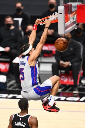 LOS ANGELES, CA - APRIL 11: Detroit Pistons Guard Frank Jackson (5) dunks the ball during a NBA, Basketball Herren, USA game between the Detroit Pistons and the Los Angeles Clippers on April 11, 2021 at STAPLES Center in Los Angeles, CA. (Photo by Brian Rothmuller Icon Sportswire) NBA: APR 11 Pistons at Clippers Icon210411002