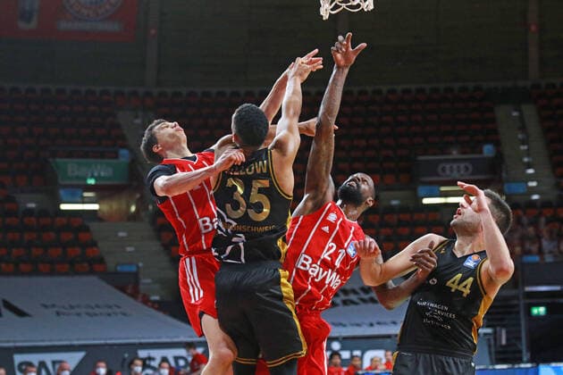 11 Vladimir Lucic, 21 James Gist FCBB red, vs 44 Benedikt TurudiÄ‡, 35 Karim Jallow Braunschweig basketball, 1 Bundesliga, BBL, FC Bayern Munich, Basketball Loewen Braunschweig at Audi Dome, 11 04 2021 PHOTO Mladen Lackovic LakoPress.