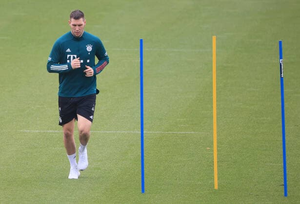 13.04.2021, FC Bayern Training , Muenchen im Bild: Niklas Suele (FCB) *** 13 04 2021, FC Bayern Training , Muenchen ,Sport, in picture Niklas Suele FCB