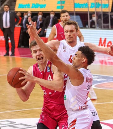 Wade Baldwin Bayern Muenchen 2 and Strahinja Micovic Bonn 4 , Telekom Baskets Bonn vs Bayern Muenchen, Basketball, 1 Easy Credit Bundesliga, 30 Spieltag, 13 04 2021, Telekom Baskets Bonn vs Bayern Muenchen, Basketball, 1 Easy Credit Bundesliga, 30 Spieltag, 13 04 2021 Bonn Copyright: xJoergxNiebergall Eibner-Pressefox EP_JNL