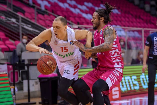 easyCredit BBL, Telekom Baskets Bonn vs FC Bayern Munich Basketball, 13 04 2021 Robin Amaize FC Bayern Munich Basketball 15 in duel with Chris Babb Telekom Baskets Bonn, 7 , easyCredit BBL, Telekom Baskets Bonn vs FC Bayern Munich Basketball on 13 04 2021 at Telekom Dome Bonn, Bonn Nordrhein Westfalen Copyright: xBEAUTIFULxSPORTS Mueller-Laschetx