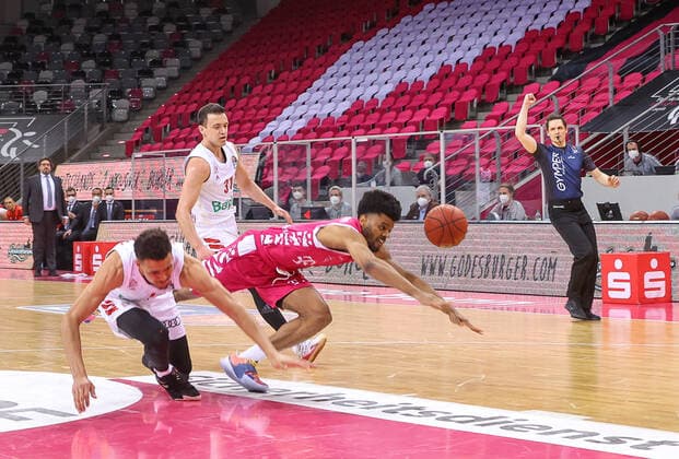 Jalen Hudson TB Bonn 6 and Wade Baldwin Bayern Muenchen 2 , Telekom Baskets Bonn vs Bayern Muenchen, Basketball, 1 Easy Credit Bundesliga, 30 Spieltag, 13 04 2021, Telekom Baskets Bonn vs Bayern Muenchen, Basketball, 1 Easy Credit Bundesliga, 30 Spieltag, 13 04 2021 Bonn Copyright: xJoergxNiebergall Eibner-Pressefox EP_JNL