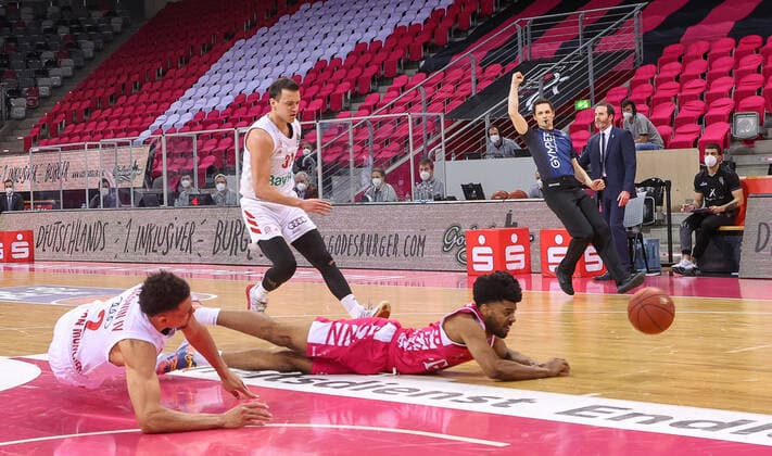 Jalen Hudson TB Bonn 6 and Wade Baldwin Bayern Muenchen 2 , Telekom Baskets Bonn vs Bayern Muenchen, Basketball, 1 Easy Credit Bundesliga, 30 Spieltag, 13 04 2021, Telekom Baskets Bonn vs Bayern Muenchen, Basketball, 1 Easy Credit Bundesliga, 30 Spieltag, 13 04 2021 Bonn Copyright: xJoergxNiebergall Eibner-Pressefox EP_JNL