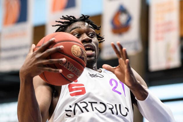 BG Göttingen Syntainics MBC 13 04 2021, Basketball Bundesliga easyCredit BBL, season 2020 2021, main round, BG Göttingen Syntainics MBC Göttingens Tai Odiase with ball Weißenfels Sachsen Anhalt Germany