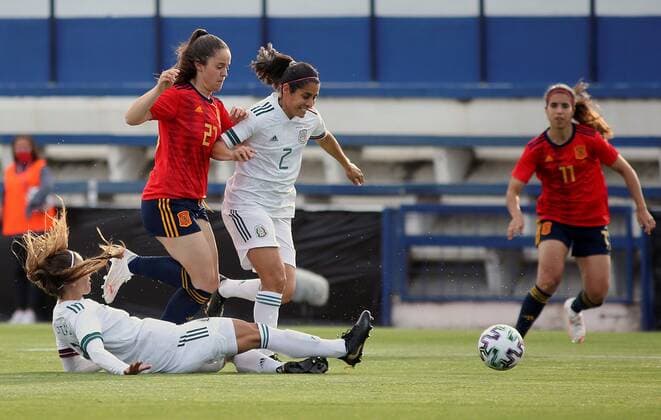Spain s Nerea Eizagirre (2-L) in action against Mexico s Kenti Robles (3-L) during the International Friendly, Länderspiel, Nationalmannschaft women soccer match between Spain and Mexico held at Antonio Lorenzo Cuevas, in Marbella, Malaga, southern Spain, 13 April 2021. Spain vs Mexico !ACHTUNG: NUR REDAKTIONELLE NUTZUNG!  Copyright: xDanielxPerezx GRAF3649 20210413-637539396024889411