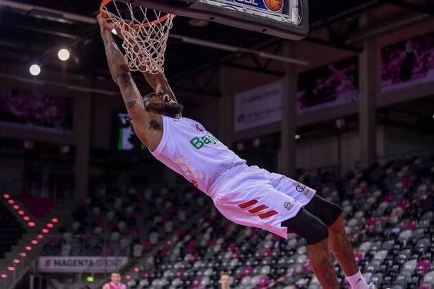 easyCredit BBL, Telekom Baskets Bonn vs FC Bayern Munich Basketball, 13 04 2021 Jalen Reynolds FC Bayern Munich Basketball 8 dunking, easyCredit BBL, Telekom Baskets Bonn vs FC Bayern Munich Basketball on 13 04 2021 at Telekom Dome Bonn, Bonn Nordrhein Westfalen Copyright: xBEAUTIFULxSPORTS Mueller-Laschetx
