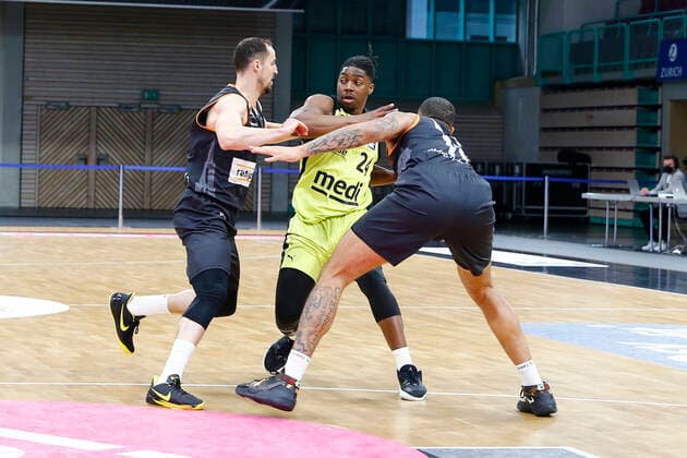 28 Matchday of the easyCredit BBL Basketball Bundesliga on 13 April 2021in the Oberfrankenhalle in Bayreuth Bavaria Germany Season 2020 2021 Medi Bayreuth vs ratiopharm Ulm Frank Bartley Medi Bayreuth 24 middle John Petrucelli ratiopharm Ulm 7 left Isaiah Wilkins ratiopharm Ulm 11 right