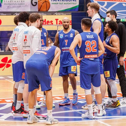 Syntainics MBC Mitteldeutscher BC disappointed after defeat Disappointment, frustration, disappointed, 4 13 2021, Weissenfels Germany , Basketball, easyCredit Basketball Bundesliga, Syntainics MBC BG Goettingen xprx