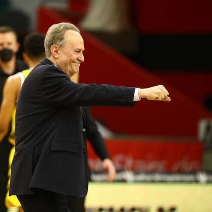 Coach Alejandro Garcia Reneses Berlin happy about the win against Giessen Jobstairs Giessen 46ers vs Alba Berlin, Basketball, easyCredit BBL, 13 04 2021 Jobstairs Giessen 46ers vs Alba Berlin, Basketball, easyCredit BBL, 13 04 2021 Giessen Copyright: xEibner-Pressefotox EP_RWS