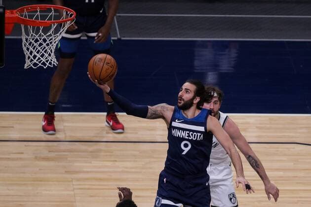 The Spanish base of the Minnesota Timberwolves Ricky Rubio is preparing to score against Brooklyn Nets, during an NBA, Basketball Herren, USA game at the Target Center, in Minneapolis, United States, 13 april 2021. Minnesota Timbersolves vs Brooklyn Nets !ACHTUNG: NUR REDAKTIONELLE NUTZUNG!  Copyright: xBradxRempelx AME9709 20210414-637539557582229087