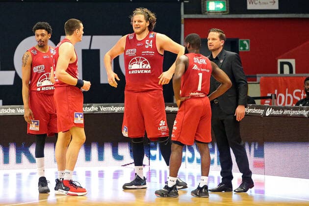 13 04 2021, xovx, Basketball BBL, JobStairs Giessen 46ers Alba Berlin v l Diante Garrett Giessen 46ers , Scottie James Jr Giessen 46ers , John Bryant Giessen 46ers , Jonathan Stark Giessen 46ers , Coach Rolf Scholz Giessen 46ers Giessen Sporthalle Giessen Ost Hessen Germany DE