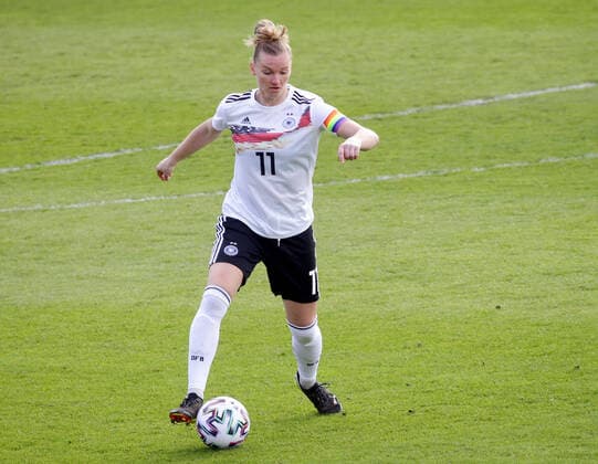 Wiesbaden , International football match Germany vs Norway , Alexandra Popp GER According to the regulations of the DFB German Football Association, it is prohibited to use or have used photographs taken in the stadium or of the match in the form of sequence pictures or video-like photo series.