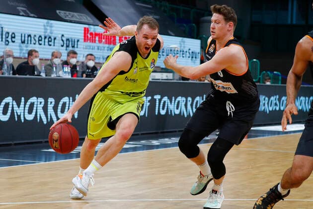 28 Matchday of the easyCredit BBL Basketball Bundesliga on 13 April 2021in the Oberfrankenhalle in Bayreuth Bavaria Germany season 2020 2021 Medi Bayreuth vs ratiopharm Ulm Osvaldas Olisevicius Medi Bayreuth 31 left Patrick Heckmann ratiopharm Ulm 33 right