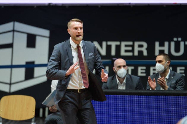 Tuomas Iisalo Trainer, Headcoach, HAKRO Merlins Crailsheim , Niners Chemnitz vs HAKRO Merlins Crailsheim, 14 04 2021, easycredit Basketball Bundesliga, GER, Season 2020 21 Niners Chemnitz vs HAKRO Merlins Crailsheim, 14 04 2021, easycredit Basketball Bundesliga, GER, Season 2020 21 Chemnitz Copyright: xBertxHarzer xEibner-xPressefotox