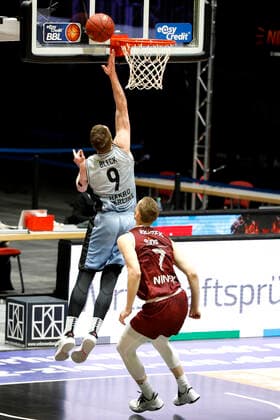 14 04 2021, easyCredit Basketball Bundesliga, BBL, season 2020 2021, men, Chemnitz Niners HAKRO Merlins Crailsheim Fabian Bleck, HAKRO Merlins Crailsheim, Jonas Richter, Niners Chemnitz Chemnitz Fair Chemnitz Saxony Germany