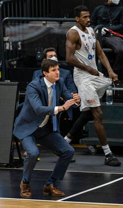 Head Coach Pedro Calles Towers , Zac Cuthbertson Towers 14 04 21, Hamburg Towers vs EWE Baskets Oldenburg, Hamburg Wilhelmsburg, edel optics Arena, easyCredit BBL, Basketball Bundesliga, season 2020 2021, 28 match day Â
