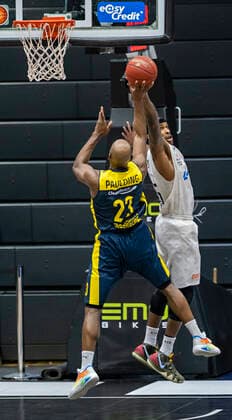 Rickey Paulding EWE , Terry Allen Towers 14 04 21, Hamburg Towers vs EWE Baskets Oldenburg, Hamburg Wilhelmsburg, edel optics Arena, easyCredit BBL, Basketball Bundesliga, 2020 2021 season, 28 match day Â
