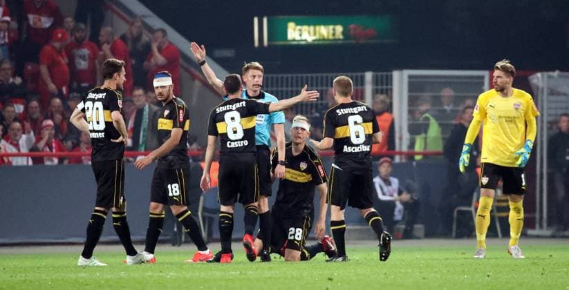 Relegation 2019 1 FC Union Berlin VfB Stuttgart Germany, Berlin, 27 05 2019, Football, Bundesliga, Season 2018 2019, Relegation 2019, 1 FC Union Berlin VfB Stuttgart v l Christian Gentner, Ozan Kabak, Gonzalo Castro all VfB Stuttgart , Christian Dingert referee , Holger Badstuber, Santiago Ascacibar, Ron Robert Zieler all VfB Stuttgart , DFL DFB REGULATES PROHIBIT ANY USE OF PHOTOGRAPHS AS IMAGE SEQUENCES AND OR QUASI VIDEO