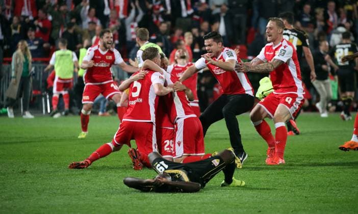 Relegation 2019 1 FC Union Berlin VfB Stuttgart Germany, Berlin, 27 05 2019, Football, Bundesliga, Season 2018 2019, Relegation 2019, 1 FC Union Berlin VfB Stuttgart Chadrac Akolo VfB Stuttgart , DFL DFB REGULATES PROHIBIT ANY USE OF PHOTOGRAPHS AS IMAGE SEQUENCES AND OR QUASI VIDEO