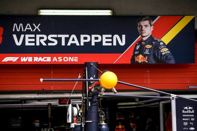 Red Bull Racing, ambiance during the Formula 1 Pirelli Gran Premio Del Made In Italy E Dell emilia Romagna 2021 from April 16 to 18, 2021 on the Autodromo Internazionale Enzo e Dino Ferrari, in Imola, Italy FORMULE 1: Grand prix Emilia Romagne - Preparations - 15 04 2021 DPPI PANORAMIC  00121003_F12021GP02ITA_JK064282