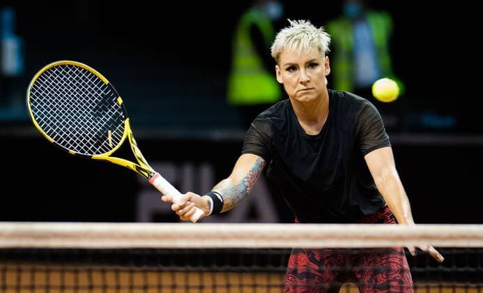 Mandatory Credit: Photo by Rob Prange Shutterstock (11862018ao) IBethanie Mattek-Sands of the United States during practice before the 2021 Porsche Tennis Grand Prix WTA, Tennis Damen 500 tournament 2021 Porsche Tennis Grand Prix Pre-Tournament - 16 Apr 2021 2021 Porsche Tennis Grand Prix Pre-Tournament - 16 Apr 2021  Copyright: xRobxPrange Shutterstockx 11862018ao