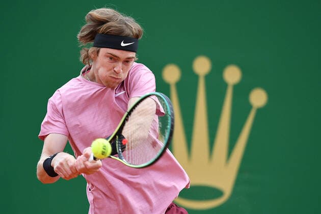 Bilder des Jahres 2021, Sport 04 April Andrey Rublev (Rus) defeated Rafael Nadal (Esp) TENNIS : Rolex Monte Carlo Masters - 16 04 2021 AntoineCouvercelle Panoramic 