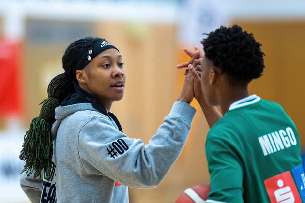 BC Pharmaserv Marburg vs Rutronik Stars Keltern Toyoto DBBL Season 2020 2021 Jasmine Thomas Rutronik Stars Keltern 00 claps with Tayler Mingo Rutronik Stars Keltern 14 ab Marburg Sporthalle Georg Gaßmann Stadion Hessen Germany