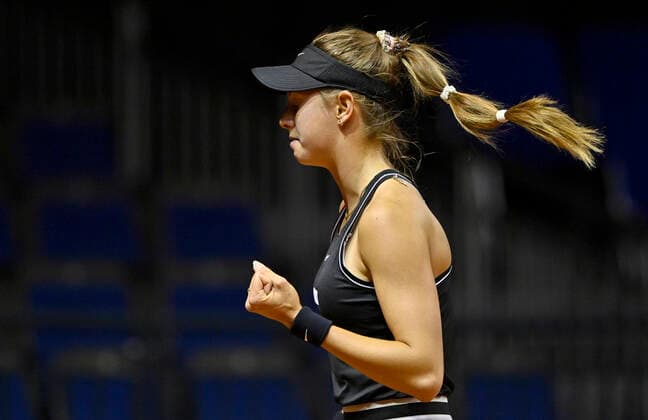 Alexandra Vecic GER Action cheers for point won Gestures, gesture Qualification Tennis Women Porsche Cup Porsche Tennis Grand Prix GP Stuttgart 2021 Porsche Arena 17 04 2021 Porsche Tennis Grand Prix Stuttgart 2021