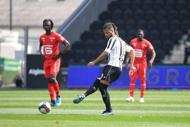 09 LOIS DIONY (SCO) FOOTBALL : Angers vs Rennes - Ligue 1 Uber Eats - 17 04 2021 FEP Panoramic 