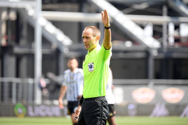 Thomas LEONARD (ARBITRE) FOOTBALL : Angers vs Rennes - Ligue 1 Uber Eats - 17 04 2021 FEP Panoramic 