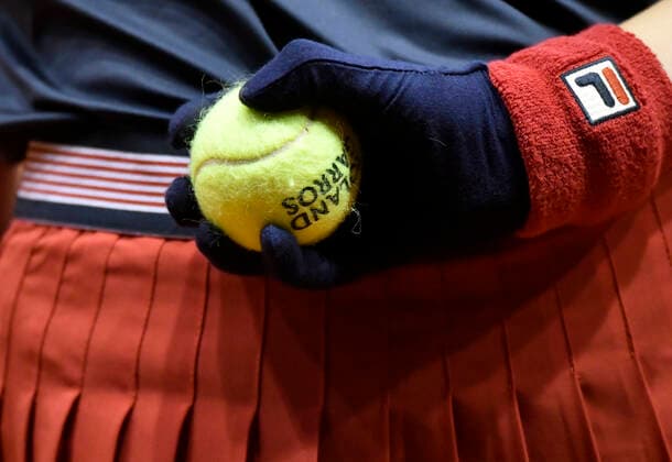 ball girl ball kids with gloves and protective mask detail qualification tennis ladies Porsche Cup Porsche Tennis Grand Prix GP Stuttgart 2021 Porsche Arena 17 04 2021 Porsche Tennis Grand Prix Stuttgart 2021