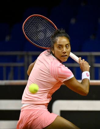 Daniela Seguel CHI Action Qualification Tennis Ladies Porsche Cup Porsche Tennis Grand Prix GP Stuttgart 2021 Porsche Arena 17 04 2021 Porsche Tennis Grand Prix Stuttgart 2021