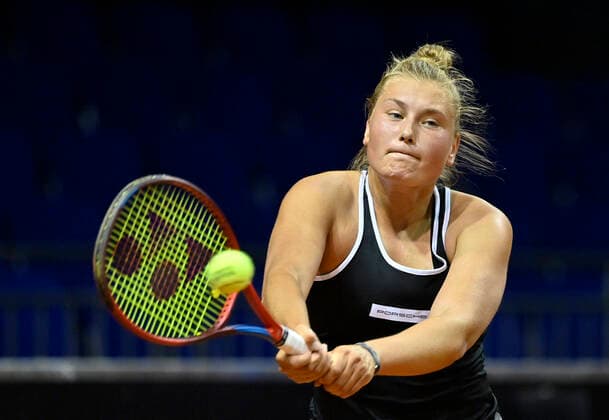 Nastasja Schunk GER Action Qualification Tennis Women Porsche Cup Porsche Tennis Grand Prix GP Stuttgart 2021 Porsche Arena 17 04 2021 Porsche Tennis Grand Prix Stuttgart 2021