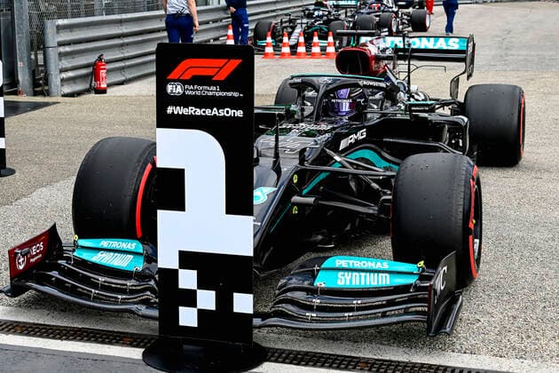 F1 Grand Prix of Emilia Romagna 44 Lewis Hamilton (GBR, Mercedes-AMG Petronas F1 Team), F1 Grand Prix of Emilia Romagna at Autodromo Enzo e Dino Ferrari on April 17, 2021 in Imola, Italy. (Photo by Mark Sutton LAT Motorsport Images FIA Pool via HOCH ZWEI) Imola Italy Poolfoto HOCH ZWEI Pool Motorsport Images ,EDITORIAL USE ONLY