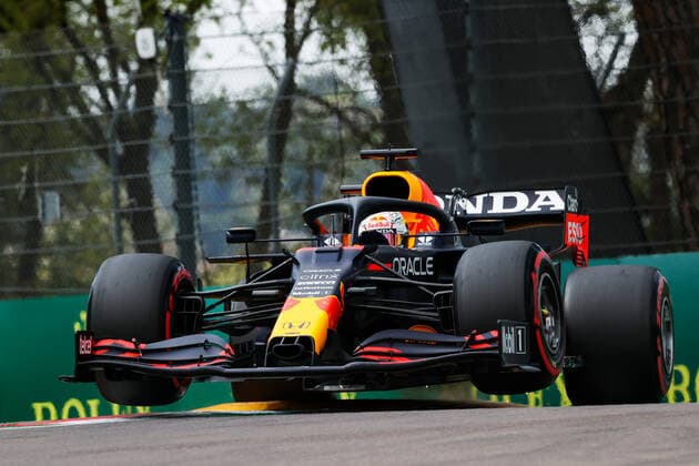 VERSTAPPEN Max (ned), Red Bull Racing Honda RB16B, action during the Formula 1 Pirelli Gran Premio Del Made In Italy E Dell emilia Romagna 2021 from April 16 to 18, 2021 on the Autodromo Internazionale Enzo e Dino Ferrari, in Imola, Italy - FORMULE 1 : Grand prix Emilie Romagne - Imola - Essais - 17 04 2021 DPPI Panoramic  00121003_AC9I6874