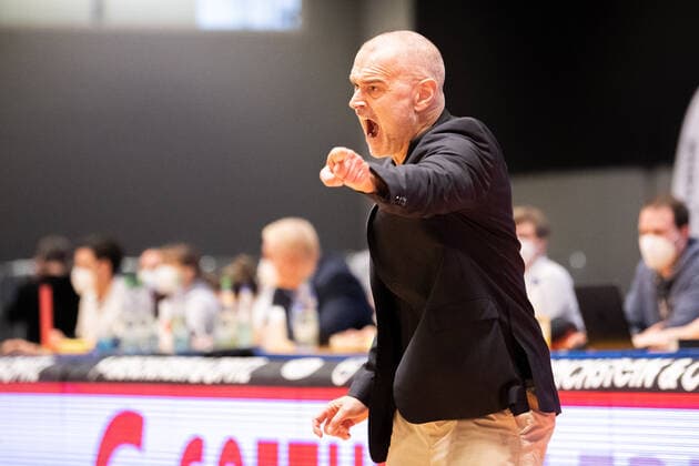 BARMER 2 Basketball Bundesliga ProA Playoff Matchday 1 Season 2020 2021 on 17 4 2021 Science City Jena vs Rostock Seawolves Coach Dirk Bauermann Rostock beside himself and emotional on the sidelines, Portrait Sparkassen Arena Jena
