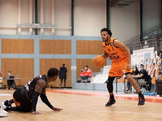 Nate Britt Wiha Panthers Schwenningen 1 wiha Panthers Schwenningen vs VFL Kirchheim Knights, Basketball, BARMER 2 BASKETBALL BUNDESLIGA, Playoff Group 2, 1 Matchday, 2020 2021, 17 04 2021, wiha Panthers Schwenningen vs VFL Kirchheim Knights, Basketball, BARMER 2 BASKETBALL BUNDESLIGA, Playoff Group, 1 Matchday, 2020 2021, 17 04 2021, Villingen Schwenningen Copyright: xMiclasxHaasis Eibner-Pressefotox EP_mhs