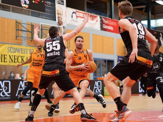Ivan Mikulic Wiha Panthers Schwenningen 4 wiha Panthers Schwenningen vs VFL Kirchheim Knights, Basketball, BARMER 2 BASKETBALL BUNDESLIGA, Playoff Group 2, 1 Matchday, 2020 2021, 17 04 2021, wiha Panthers Schwenningen vs VFL Kirchheim Knights, Basketball, BARMER 2 BASKETBALL BUNDESLIGA, Playoff Group, 1 Matchday, 2020 2021, 17 04 2021, Villingen Schwenningen Copyright: xMiclasxHaasis Eibner-Pressefotox EP_mhs
