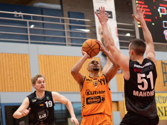 Kevin Bryant Wiha Panthers Schwenningen 44 wiha Panthers Schwenningen vs VFL Kirchheim Knights, Basketball, BARMER 2 BASKETBALL BUNDESLIGA, Playoff Group 2, 1 Matchday, 2020 2021, 17 04 2021, wiha Panthers Schwenningen vs VFL Kirchheim Knights, Basketball, BARMER 2 BASKETBALL BUNDESLIGA, Playoff Group, 1 Matchday, 2020 2021, 17 04 2021, Villingen Schwenningen Copyright: xMiclasxHaasis Eibner-Pressefotox EP_mhs