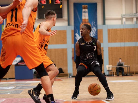 Richard Williams JR Kirchheim Knights 3 wiha Panthers Schwenningen vs VFL Kirchheim Knights, Basketball, BARMER 2 BASKETBALL BUNDESLIGA, Playoff Group 2, 1 Matchday, 2020 2021, 17 04 2021, wiha Panthers Schwenningen vs VFL Kirchheim Knights, Basketball, BARMER 2 BASKETBALL BUNDESLIGA, Playoff Group, 1 Matchday, 2020 2021, 17 04 2021, Villingen Schwenningen Copyright: xMiclasxHaasis Eibner-Pressefotox EP_mhs