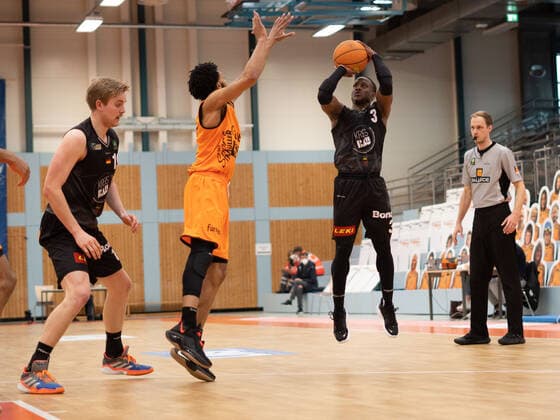 Richard Williams JR Kirchheim Knights 3 wiha Panthers Schwenningen vs VFL Kirchheim Knights, Basketball, BARMER 2 BASKETBALL BUNDESLIGA, Playoff Group 2, 1 Matchday, 2020 2021, 17 04 2021, wiha Panthers Schwenningen vs VFL Kirchheim Knights, Basketball, BARMER 2 BASKETBALL BUNDESLIGA, Playoff Group, 1 Matchday, 2020 2021, 17 04 2021, Villingen Schwenningen Copyright: xMiclasxHaasis Eibner-Pressefotox EP_mhs