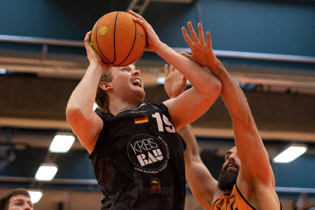 Till Pape Kirchheim Knights 19 wiha Panthers Schwenningen vs VFL Kirchheim Knights, Basketball, BARMER 2 BASKETBALL BUNDESLIGA, Playoff Group 2, 1 Matchday, 2020 2021, 17 04 2021, wiha Panthers Schwenningen vs VFL Kirchheim Knights, Basketball, BARMER 2 BASKETBALL BUNDESLIGA, Playoff Group, 1 Matchday, 2020 2021, 17 04 2021, Villingen Schwenningen Copyright: xMiclasxHaasis Eibner-Pressefotox EP_mhs