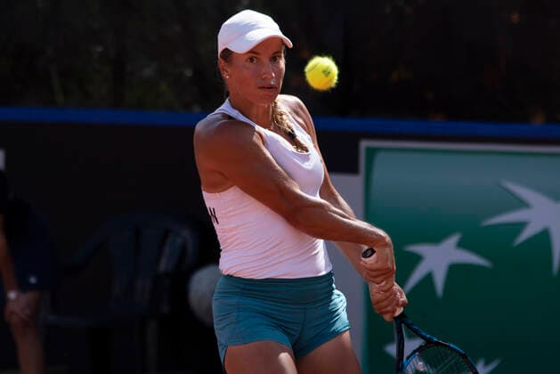 April 17, 2021, Cordoba Capital, Cordoba, Argentina: The player of the Kazakhstan national team, Nationalteam YULIA PUTINTSEVA (KAZ) No.30 WTA, Tennis Damen lose to the player of the Argentine national team Maria Lourdes CARLE (ARG) No.440 WTA 6-7- (3), 7-6 (3 ), 0-0 (15) (15). Russia s PUTINTSEVA withdraws from the game due to injury, in the Billie Jean King Cup by BNP Paribas Play-offs at the Cordoba Lawn Tennis Club on 17 Apr 2021. Cordoba Capital Argentina - ZUMAb196 20210417_zip_b196_057 Copyright: xDanielxBustosx