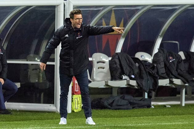 CHICAGO, IL - APRIL 17: Chicago Fire head coach Raphael Wicky reacts to a play from the sidelines in action during a match between the Chicago Fireand the New England Revolution on April 17, 2021 at Soldier Field in Chicago, IL. (Photo by Robin Alam Icon Sportswire) SOCCER: APR 17 MLS, Fussball Herren, USA - New England Revolution at Chicago Fire FC Icon16404172104
