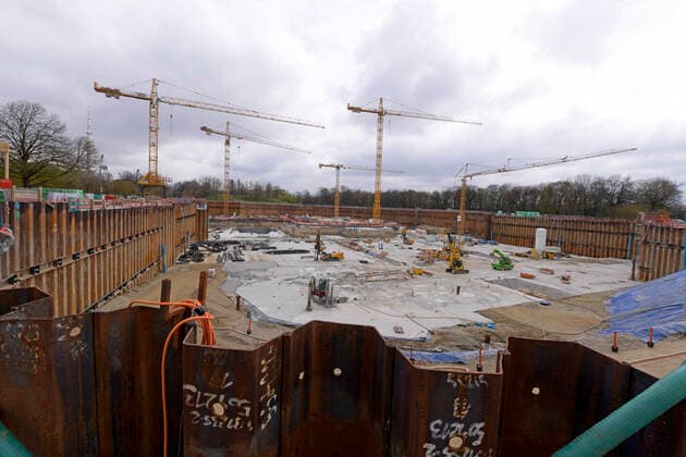 18 04 2021, Construction site SAP Garden, The multi-purpose hall is scheduled to open in mid-2022 and will seat up to 11,500 visitors The EHC Munich DEL ice hockey club and the FC Bayern Munich BBL basketball team will then play their home games in the hall in the Olympic Park next to the Parkharfe The location is the old Radstadion, which had to be demolished for this purpose